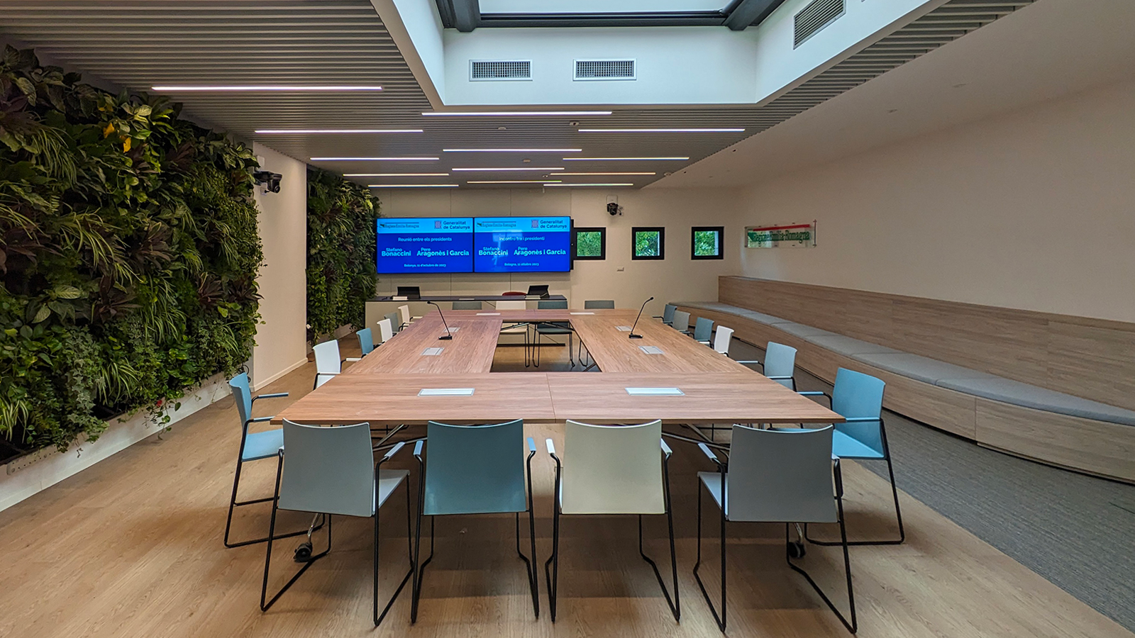 Touchwindow - The evolution of the Meeting Room